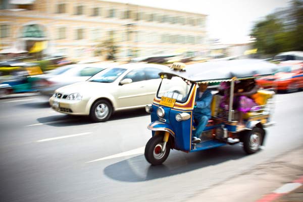 kham-pha-bangkok-cung-happy-go-travel-xe-tuk-tuk